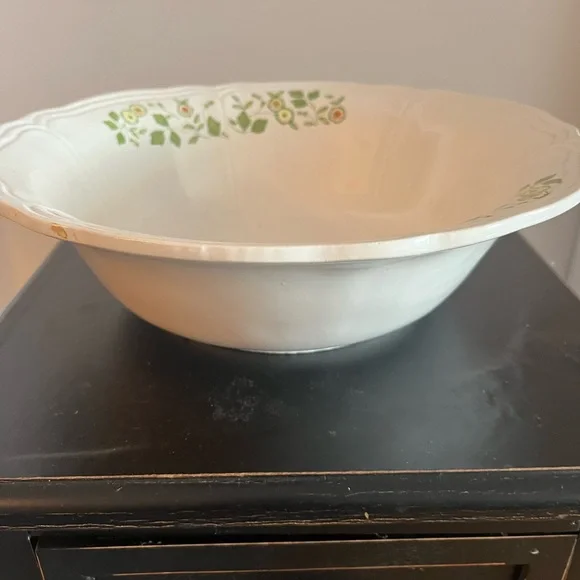 Federalist USA Pottery Pitcher and Bowl. Bowl measures aproximately 13" in diam. - Picture 6 of 13